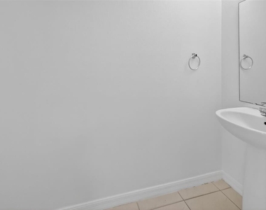 413 Country Cottage Lane - Photo Thumbnail 14