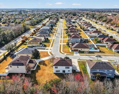 413 Country Cottage Lane - Photo Thumbnail 8