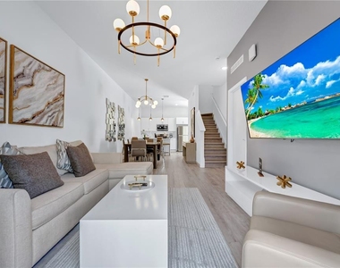 513 Famagusta Drive - Photo Thumbnail 3