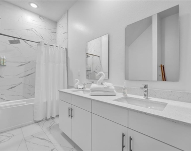 513 Famagusta Drive - Photo Thumbnail 6