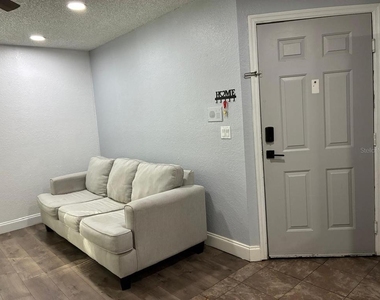 5701 Gatlin Avenue - Photo Thumbnail 2