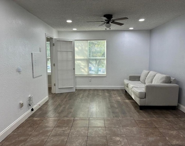 5701 Gatlin Avenue - Photo Thumbnail 5