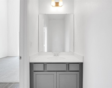 1217 Grassland Avenue - Photo Thumbnail 13