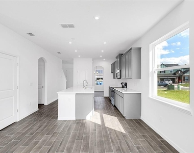 1217 Grassland Avenue - Photo Thumbnail 6