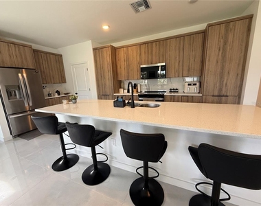 6288 Chorus Drive - Photo Thumbnail 3