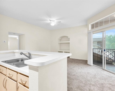 7280 Westpointe Boulevard - Photo Thumbnail 12