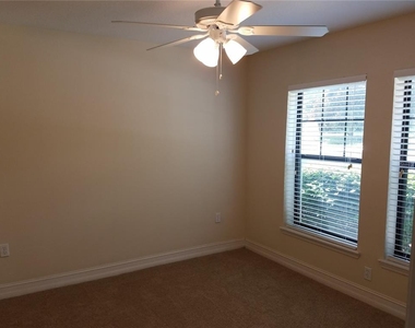 5105 Sicily Cove - Photo Thumbnail 5