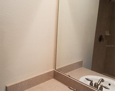 5105 Sicily Cove - Photo Thumbnail 9