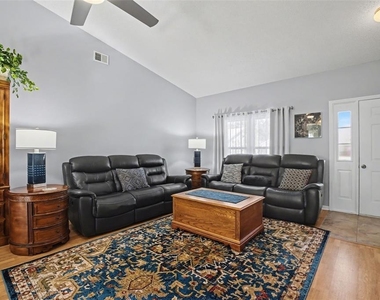 25049 Navel Avenue - Photo Thumbnail 3