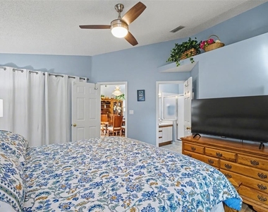 25049 Navel Avenue - Photo Thumbnail 10