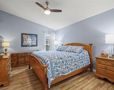 25049 Navel Avenue - Photo Thumbnail 7
