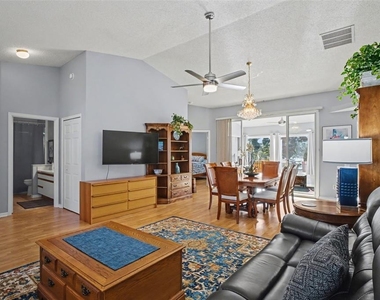 25049 Navel Avenue - Photo Thumbnail 4