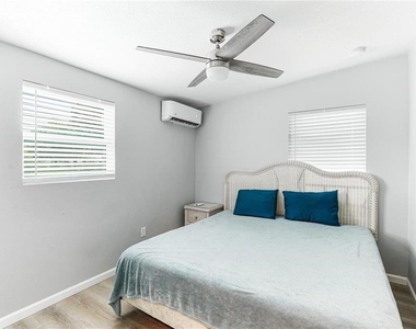 1023 Roberta Street - Photo Thumbnail 10