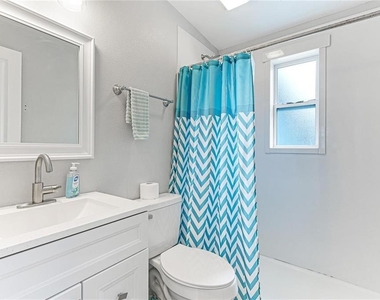 1023 Roberta Street - Photo Thumbnail 9
