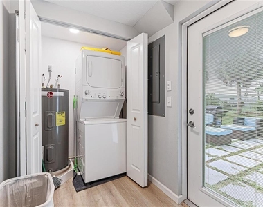 1023 Roberta Street - Photo Thumbnail 14
