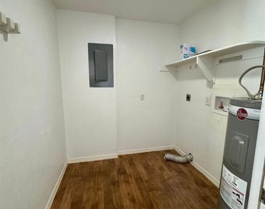 22481 Westchester Boulevard - Photo Thumbnail 12