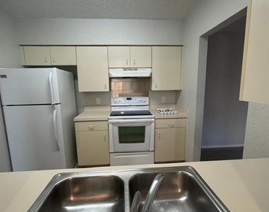 22441 Westchester Boulevard - Photo Thumbnail 9