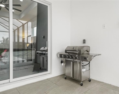 230 W Pine Valley Lane - Photo Thumbnail 58