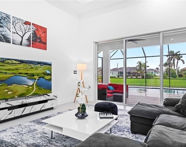 230 W Pine Valley Lane - Photo Thumbnail 8