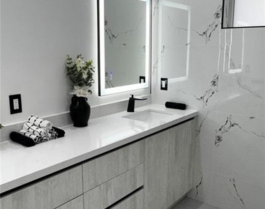 230 W Pine Valley Lane - Photo Thumbnail 38