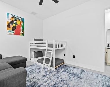 230 W Pine Valley Lane - Photo Thumbnail 45