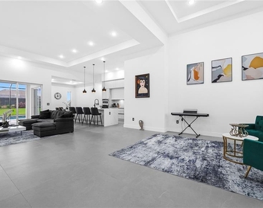 230 W Pine Valley Lane - Photo Thumbnail 6