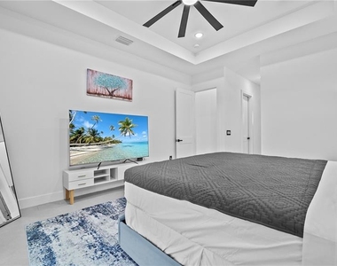 230 W Pine Valley Lane - Photo Thumbnail 51