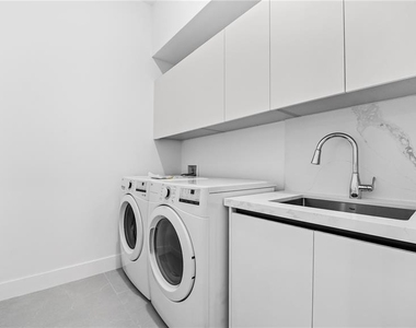 230 W Pine Valley Lane - Photo Thumbnail 30