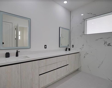 230 W Pine Valley Lane - Photo Thumbnail 22