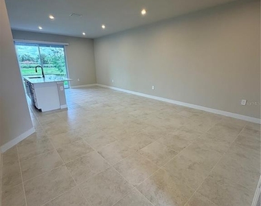 12314 Amber Creek Circle - Photo Thumbnail 3