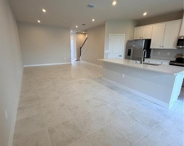 12314 Amber Creek Circle - Photo Thumbnail 4