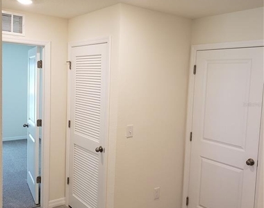 12211 Kingsley Trail - Photo Thumbnail 4