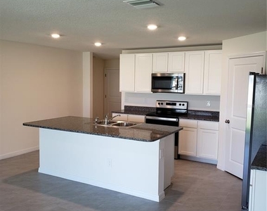12211 Kingsley Trail - Photo Thumbnail 8