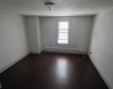 233 Ridge Street - Photo Thumbnail 5