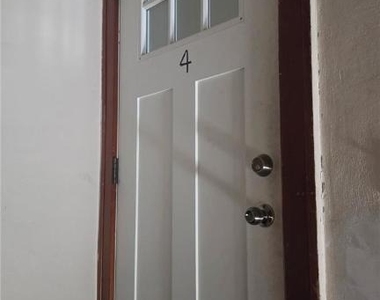 233 Ridge Street - Photo Thumbnail 8