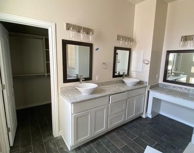 7434 Sidewinder Bend Drive - Photo Thumbnail 17