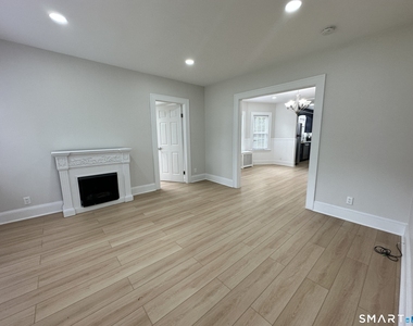 332 Robbins Street - Photo Thumbnail 6