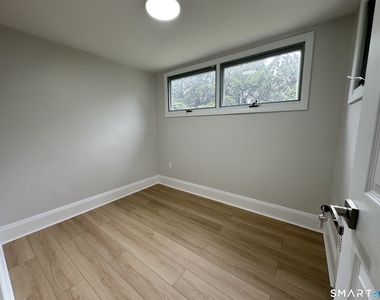 332 Robbins Street - Photo Thumbnail 8