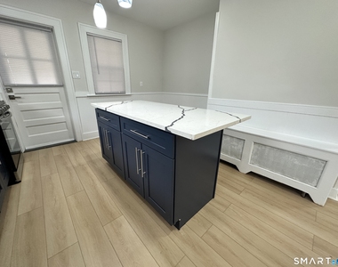 332 Robbins Street - Photo Thumbnail 3