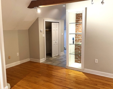 251 Whiting Lane - Photo Thumbnail 8