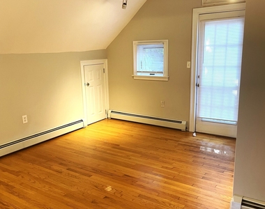 251 Whiting Lane - Photo Thumbnail 7