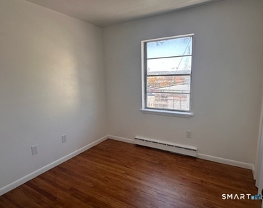 1295 Main Street - Photo Thumbnail 3