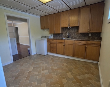 519 Center St Extension - Photo Thumbnail 3