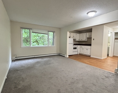 31 Vernon Avenue - Photo Thumbnail 1