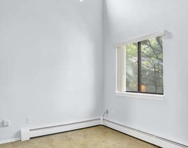 9 Talcott Forest Road - Photo Thumbnail 15
