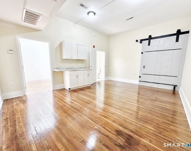 105 Bank Street - Photo Thumbnail 2