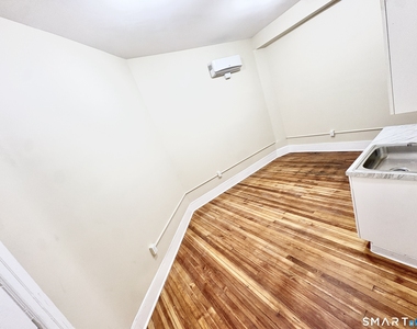 105 Bank Street - Photo Thumbnail 5