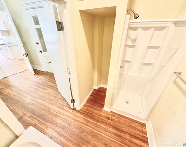 105 Bank Street - Photo Thumbnail 3
