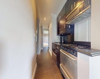 309 East 8th Street - Photo Thumbnail 3
