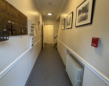 840 Thorn St - Photo Thumbnail 2